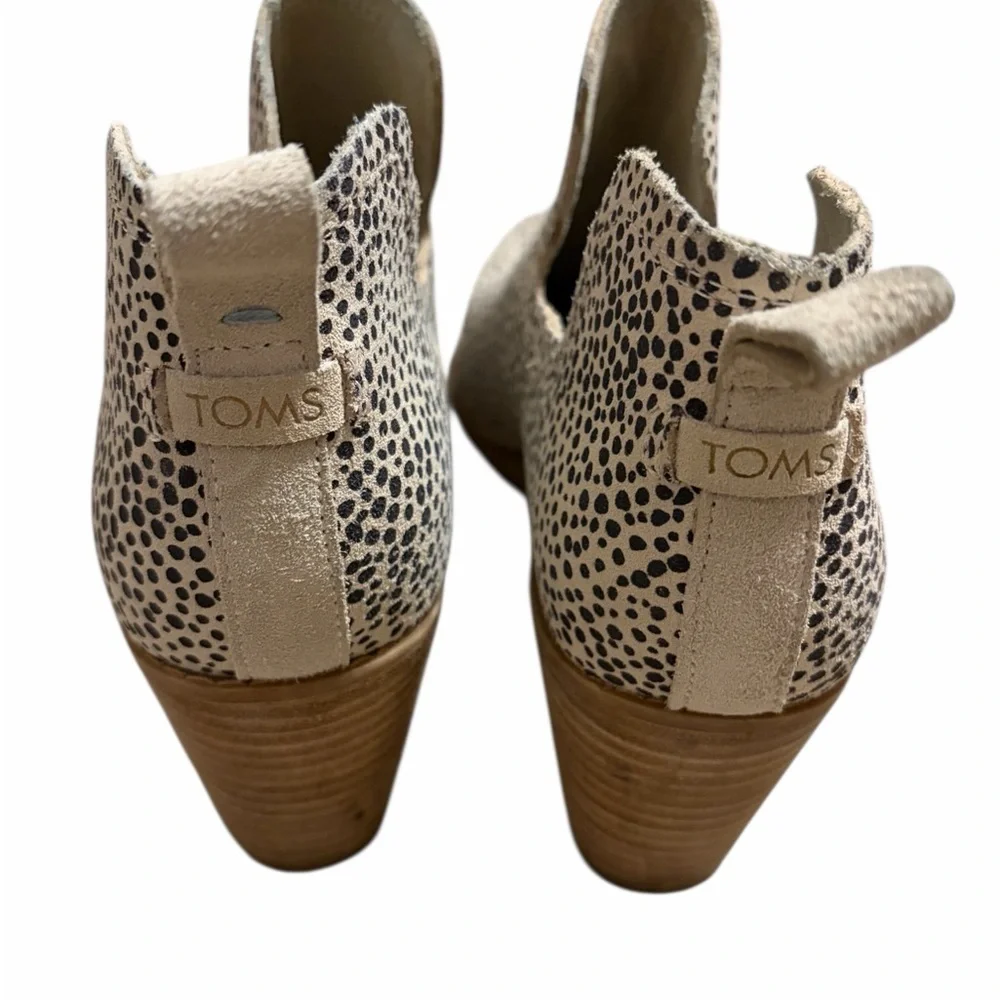 TOMS Women's Kallie Cutout Suede‎ Macadamia Wedge Bootie Boots Cheetah Size 7
